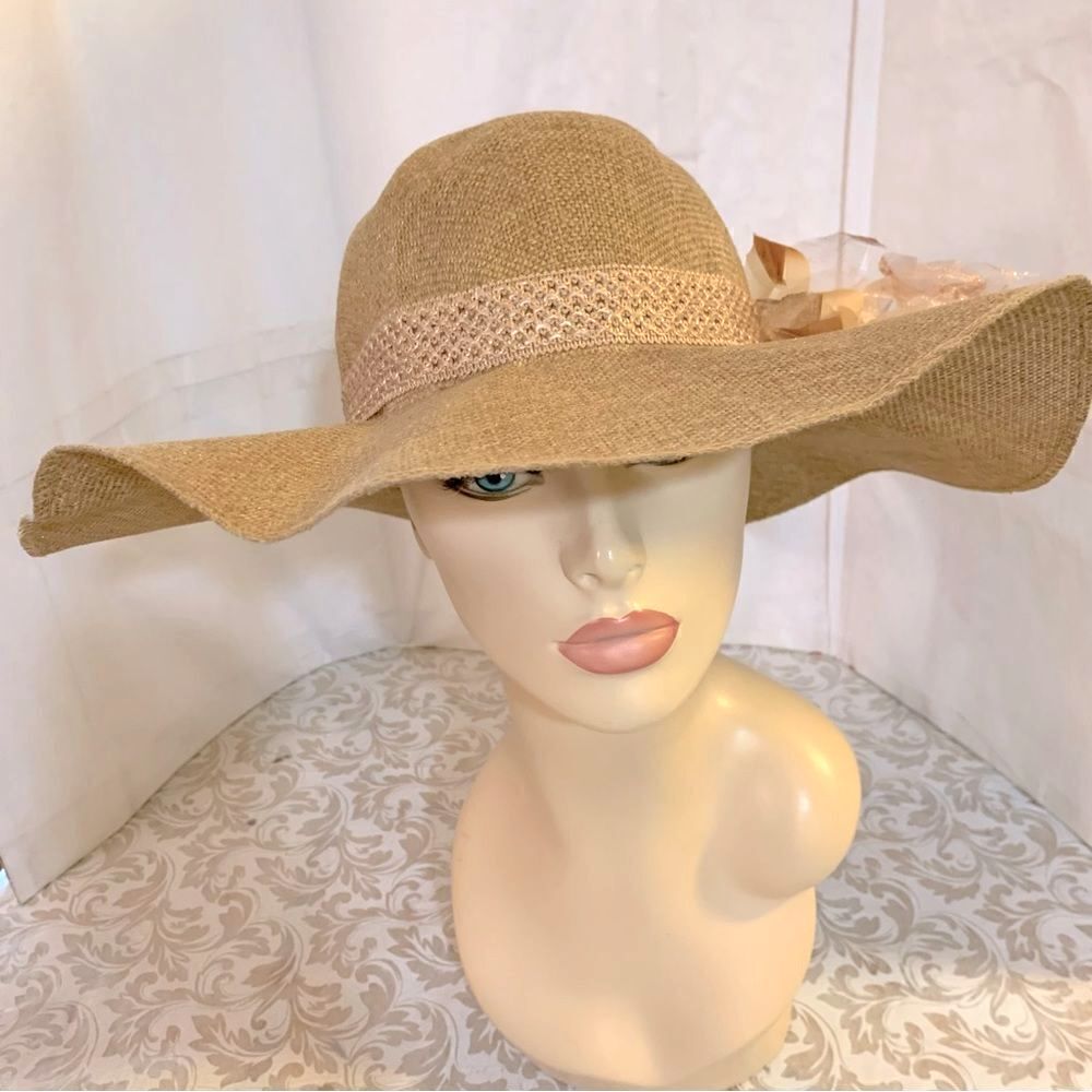 NWOT Lake Shore Drive Straw Hat w/ Decoration Adj Brim OSFA Gorgeous